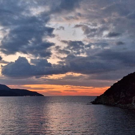 Apartament La Terrazza Sul Forno - Goelba Portoferraio Zewnętrze zdjęcie